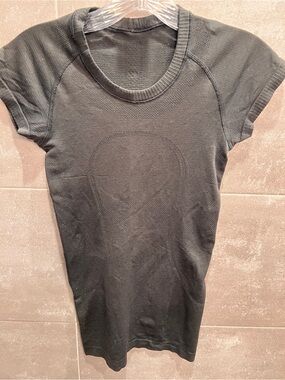 Black Short Sleeve Top